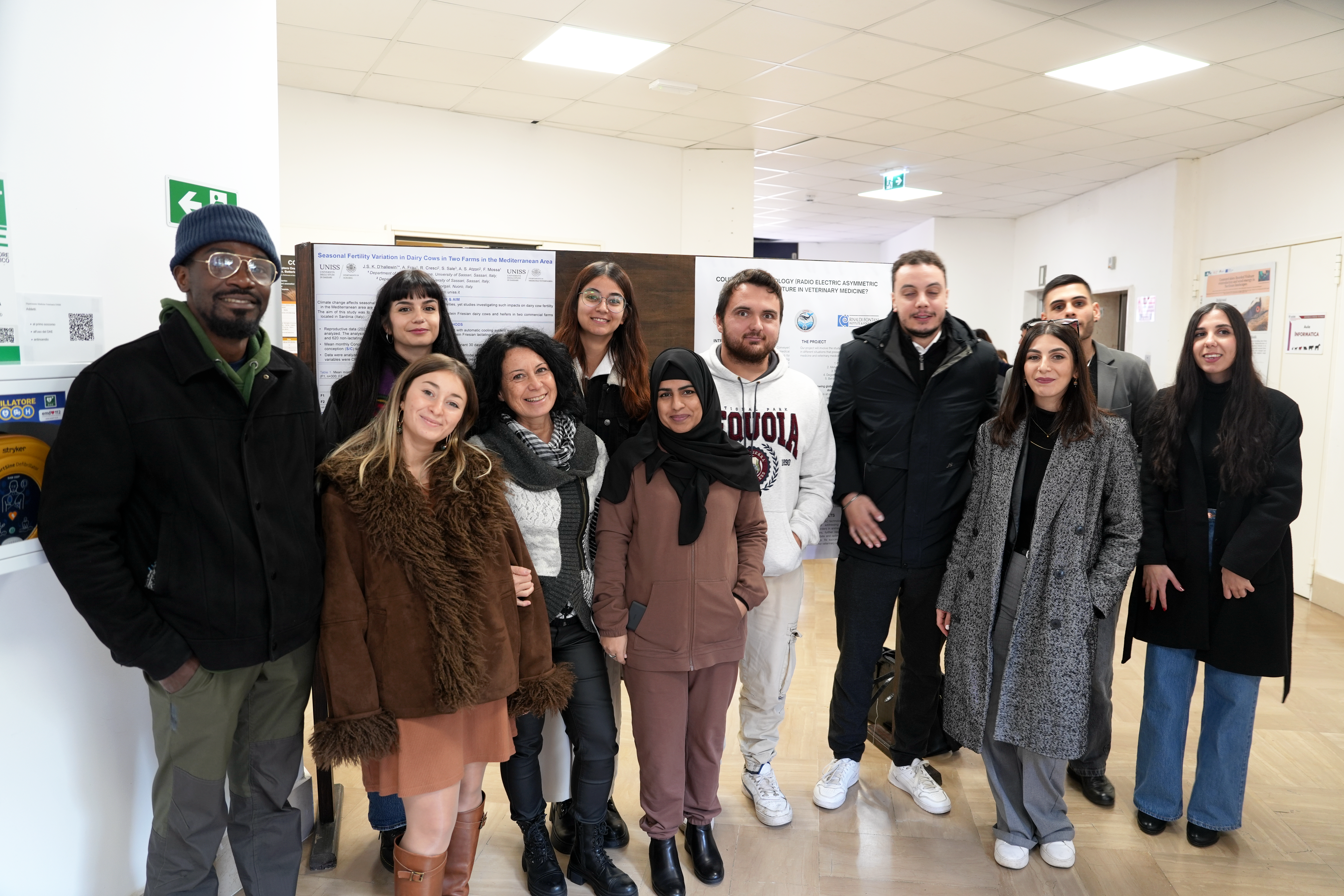 Foto di gruppo con i dottorandi e le dottorande che hanno partecipato alla giornata