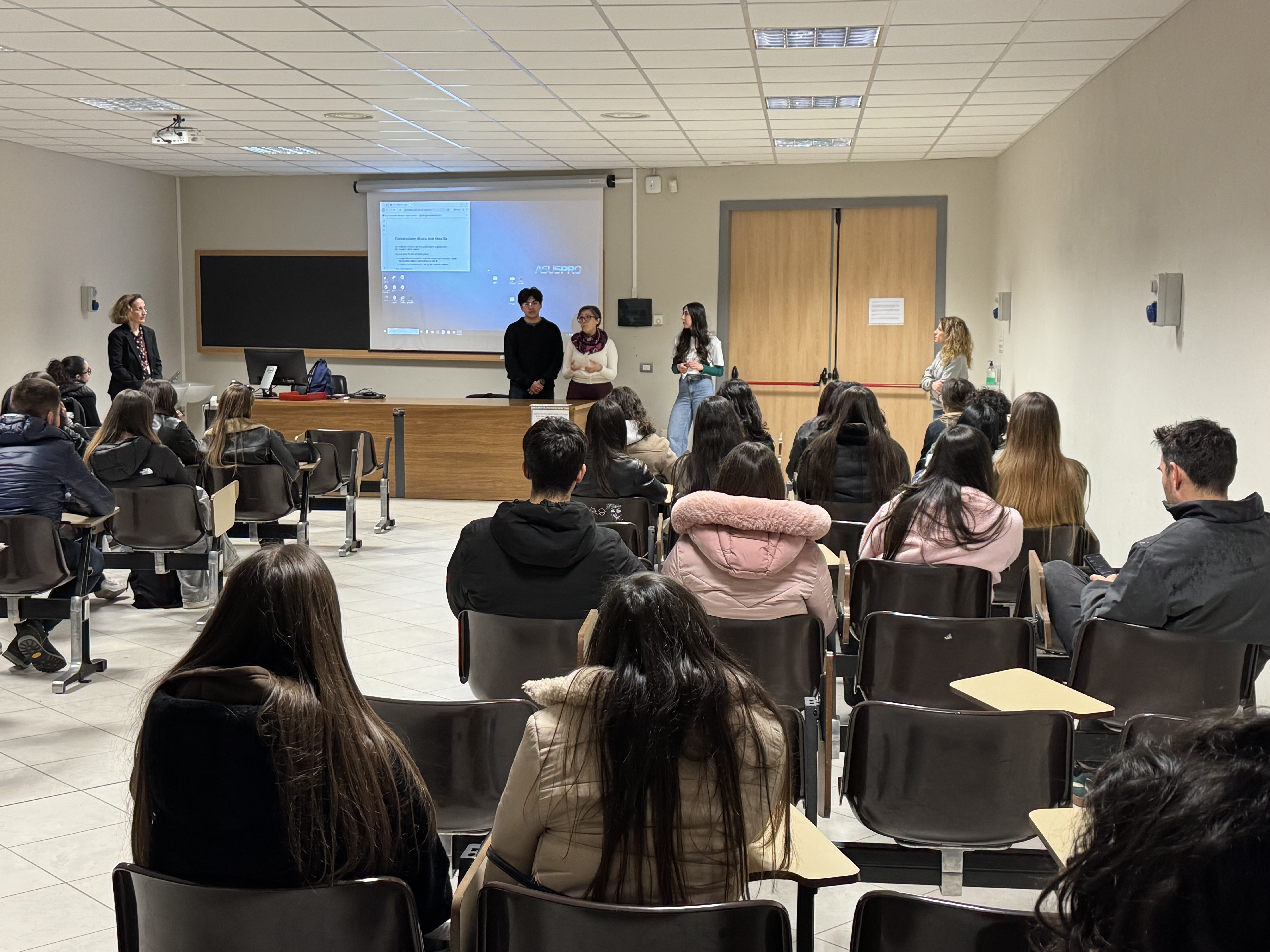 Un momento della presentazione del Dipartimento fi Medicina veterinaria che si è svolta durante le Giornate dell'Orientamento 2026